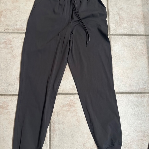 New Lululemon Stretch HR Jogger in grey sage - Picture 9 of 14